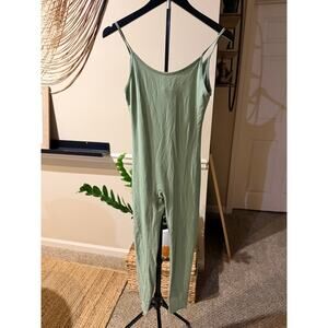 3 for $9 K Too Sage Green bodysuit euc M